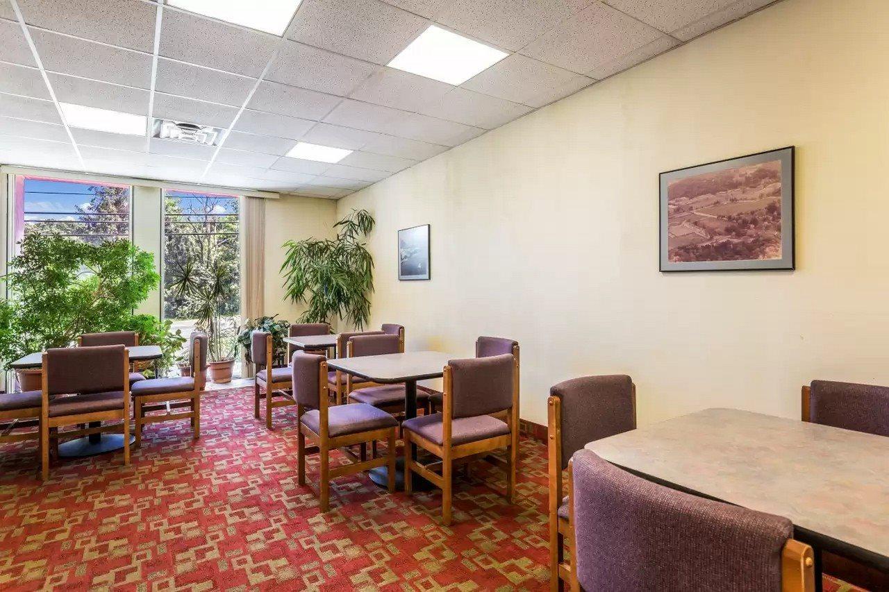 Econo Lodge Stewart International Airport New Windsor Экстерьер фото