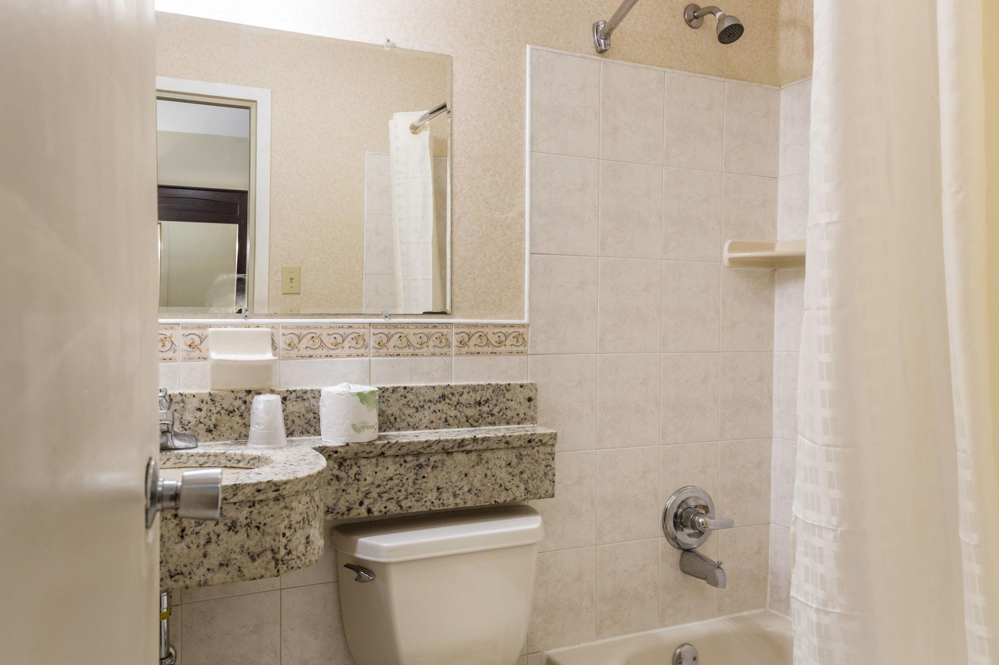 Econo Lodge Stewart International Airport New Windsor Экстерьер фото