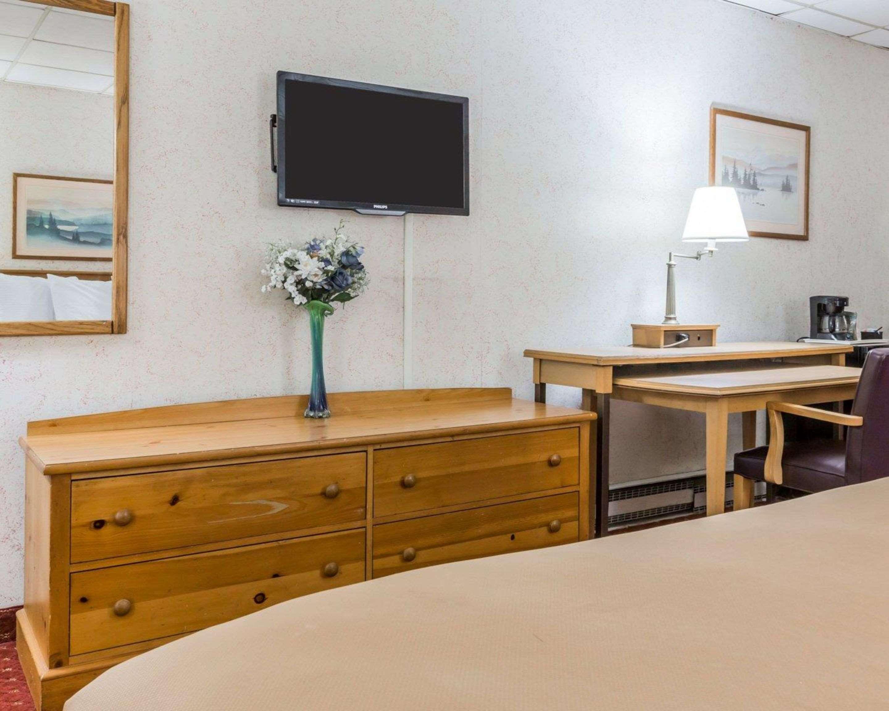 Econo Lodge Stewart International Airport New Windsor Экстерьер фото