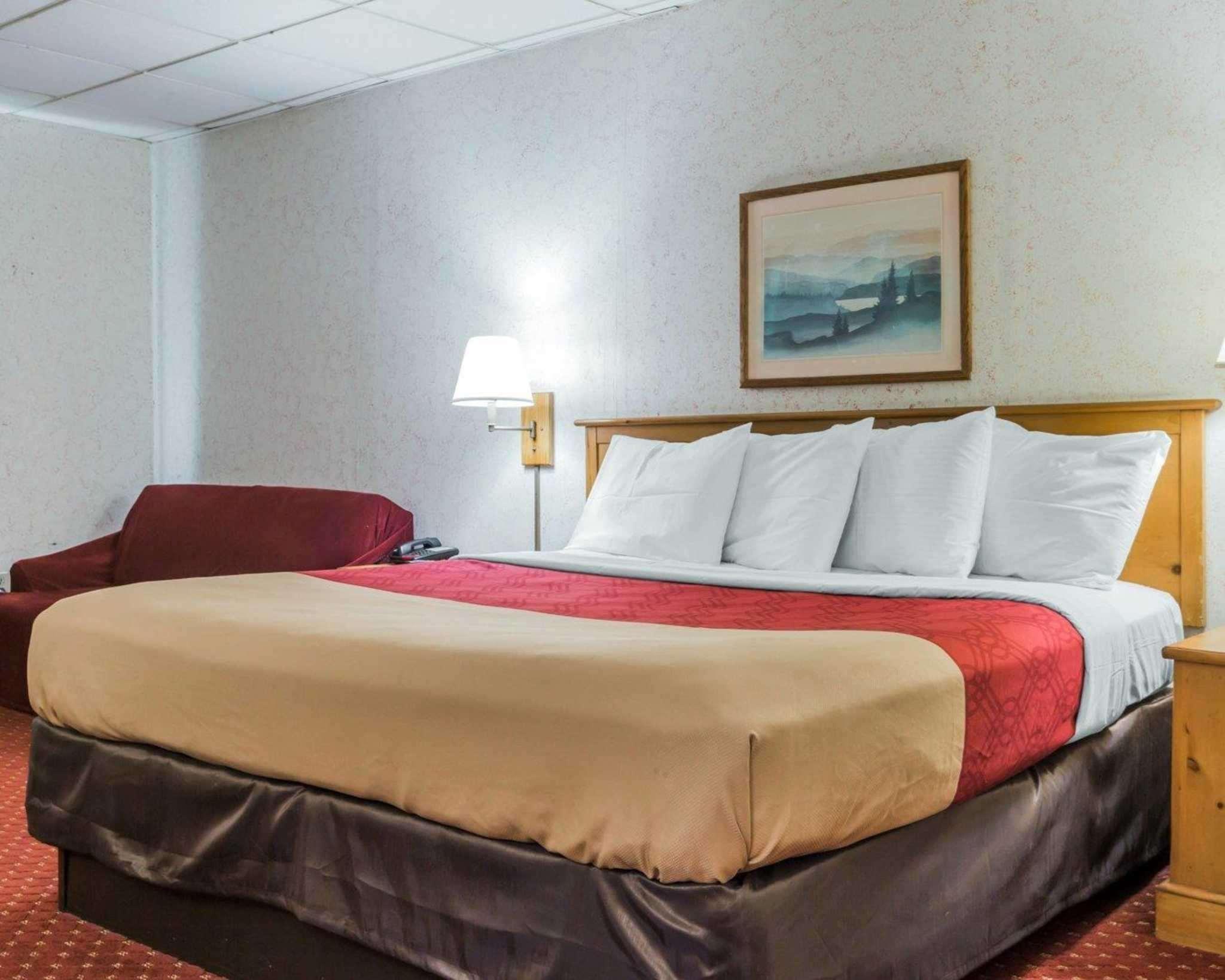 Econo Lodge Stewart International Airport New Windsor Экстерьер фото