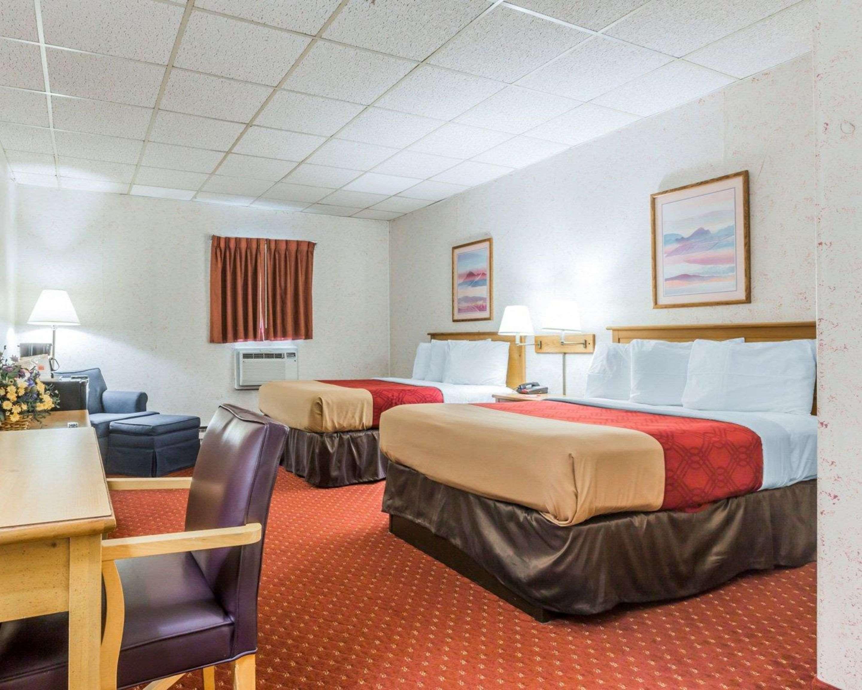 Econo Lodge Stewart International Airport New Windsor Экстерьер фото