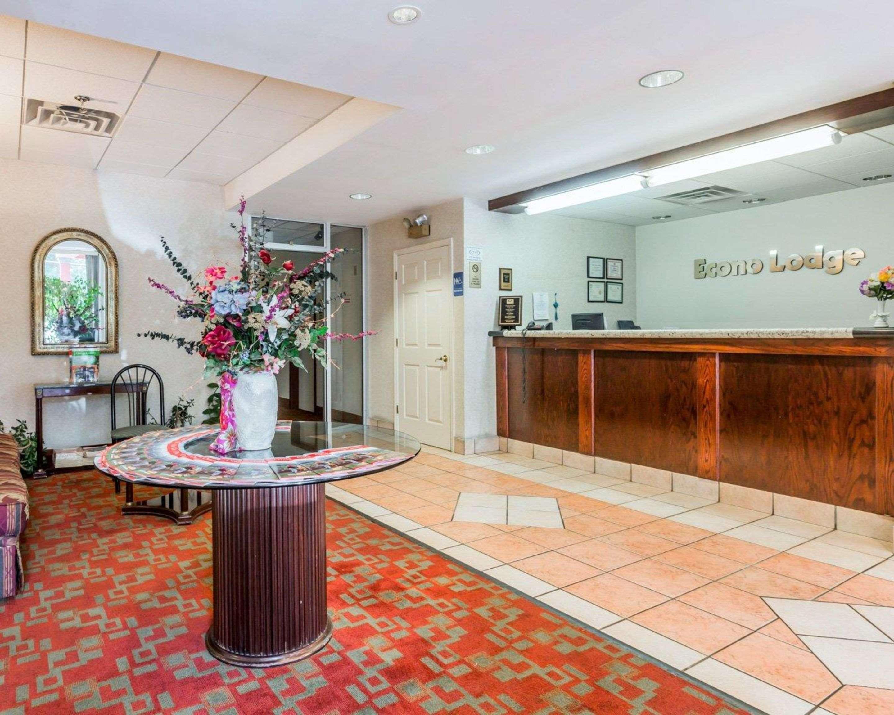 Econo Lodge Stewart International Airport New Windsor Экстерьер фото
