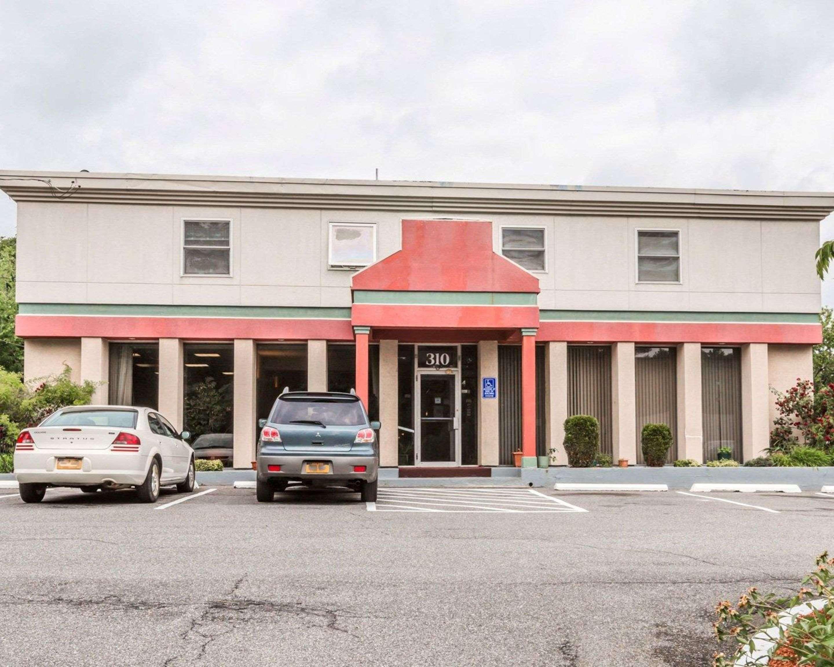 Econo Lodge Stewart International Airport New Windsor Экстерьер фото