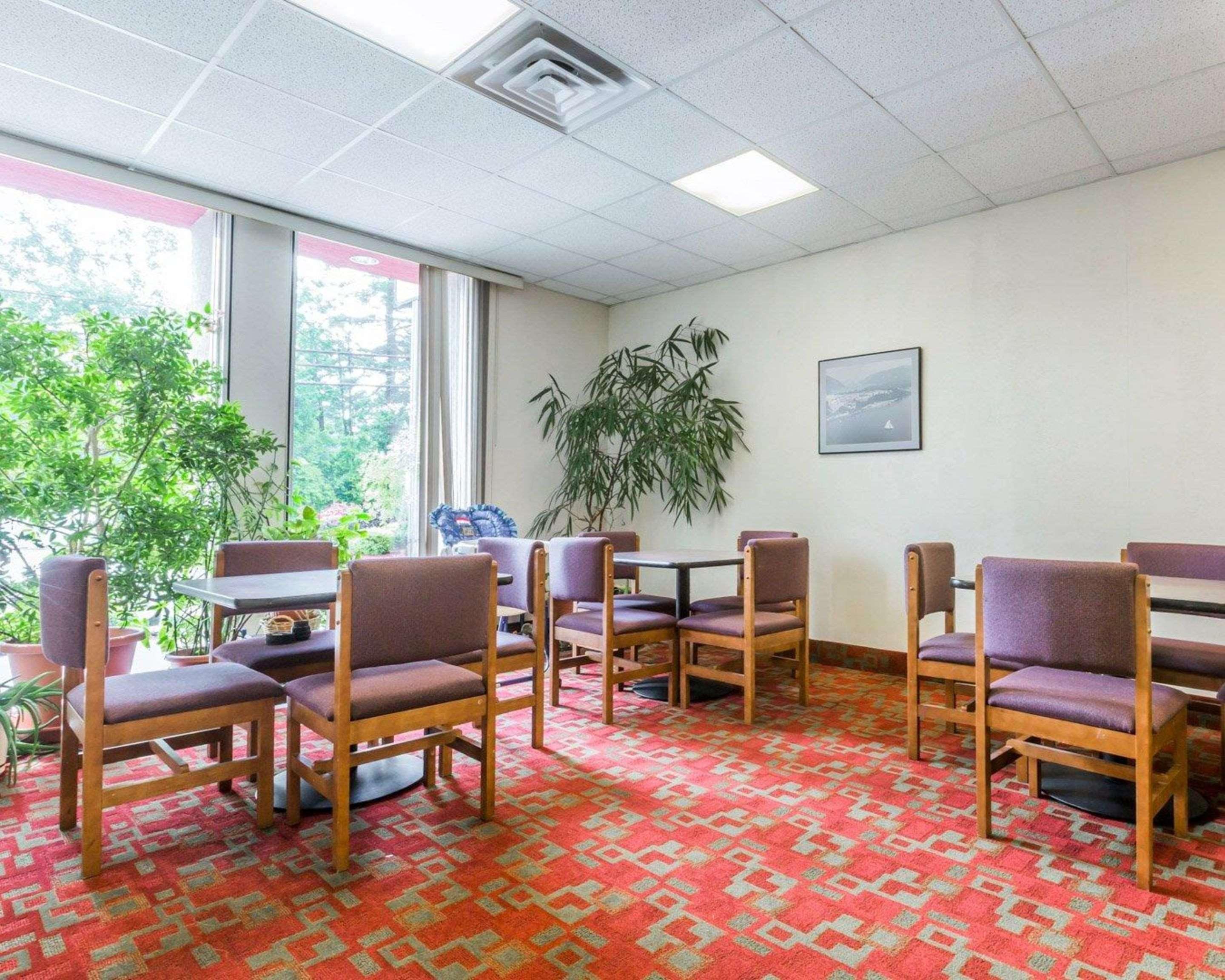Econo Lodge Stewart International Airport New Windsor Экстерьер фото
