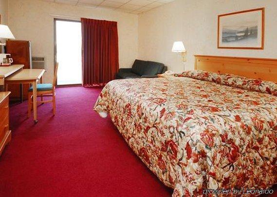 Econo Lodge Stewart International Airport New Windsor Экстерьер фото