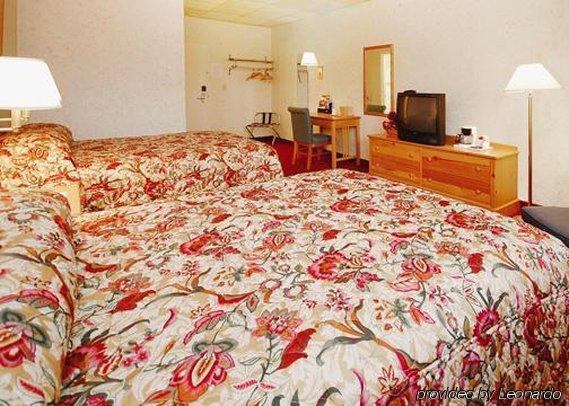 Econo Lodge Stewart International Airport New Windsor Экстерьер фото